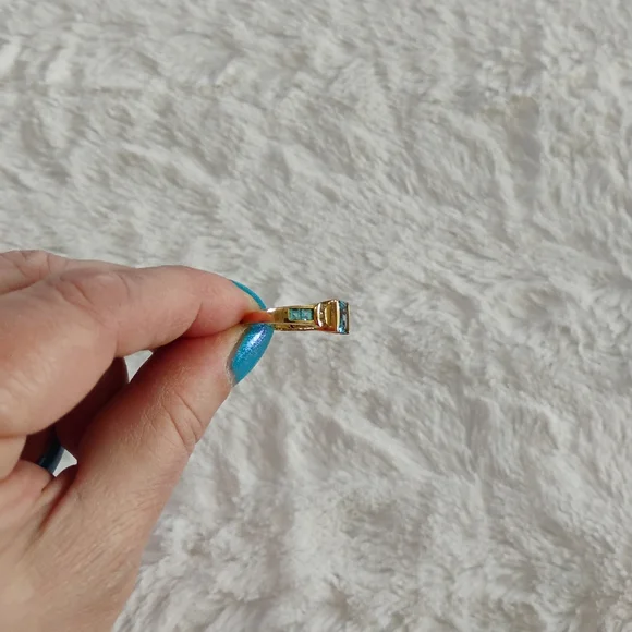 10k Gold Blue Topaz And Diamond Ring - Picture 3 of 8